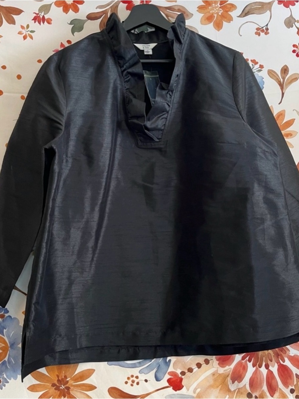 NWT Crown & Ivy XL Black Sleek Workwear Spring Goth Lightweight Ruffle Neck Top